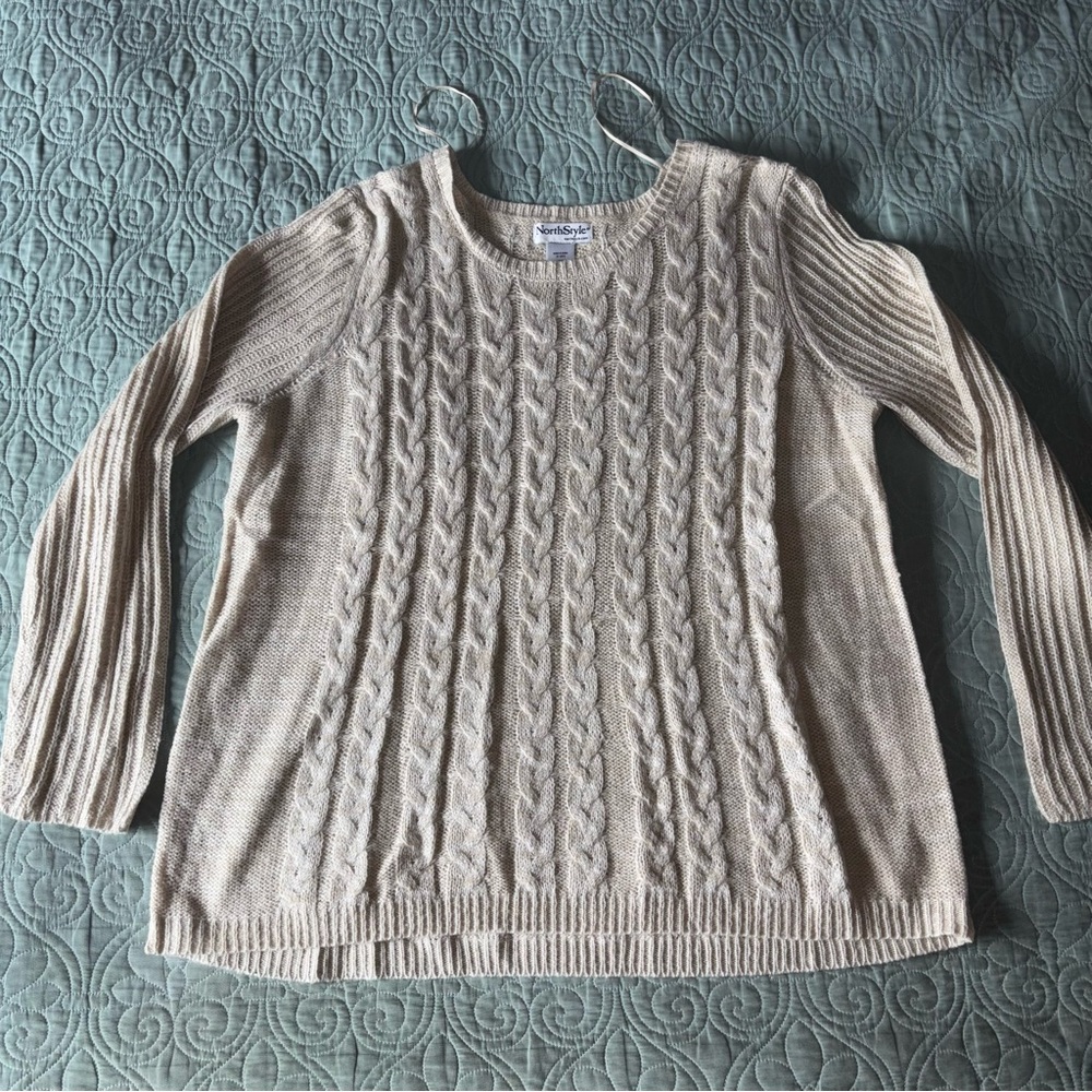 Northstyle Cable Knit Cream Sweater